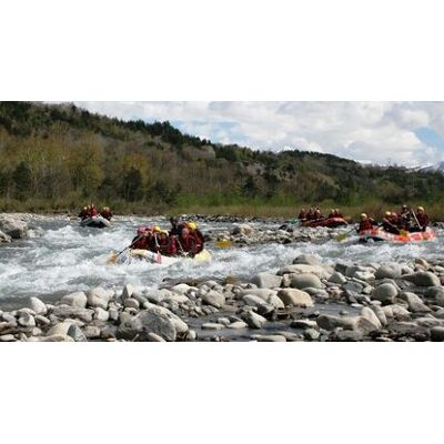 Cap Adrénaline Rafting sur la rivière du Drac dans le Massif des Ecrins - PACA - Publicité Cap Adrénaline Rafting sur la rivière du Drac dans le Massif des Ecrins - PACA - Publicité