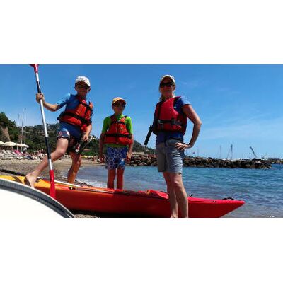 Cap Adrénaline Randonnée Kayak de mer Massif de l'Esterel - Publicité Cap Adrénaline Randonnée Kayak de mer Massif de l'Esterel - Publicité