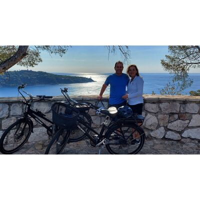 Cap Adrénaline Visite guidée Nice et Villefranche-sur-Mer en vélo électrique - Publicité Cap Adrénaline Visite guidée Nice et Villefranche-sur-Mer en vélo électrique - Publicité