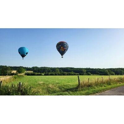 Cap Adrénaline Vol en Montgolfière au-dessus de la Vallée de la Marne à Langres - Publicité Cap Adrénaline Vol en Montgolfière au-dessus de la Vallée de la Marne à Langres - Publicité