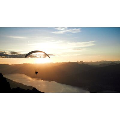 Cap Adrénaline Vol en Parapente à Annecy - Découverte du Lac d'Annecy - Publicité Cap Adrénaline Vol en Parapente à Annecy - Découverte du Lac d'Annecy - Publicité