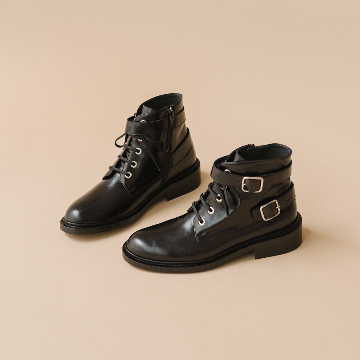 Jonak Boots à lacets et boucles argentées Femme en cuir noir Outlet Jonak
