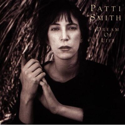 Patti Smith Dream Of Life - Publicité Patti Smith Dream Of Life - Publicité