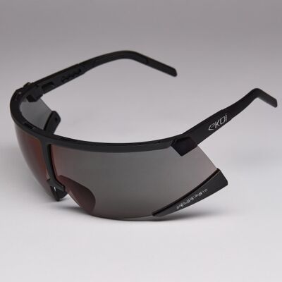 Ekoï Lunettes EKOI Racing S-AERO LTD DAVID MINARD Black Mirror Cat3 noir Unique male - Publicité Ekoï Lunettes EKOI Racing S-AERO LTD DAVID MINARD Black Mirror Cat3 noir Unique male - Publicité