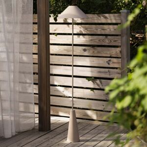 Lampadaire d'extérieur portable Cannes, marron IP54 Globen Lighting - Terrasse - Design - Métal - À ampoule unique - Publicité Lampadaire d'extérieur portable Cannes, marron IP54 Globen Lighting - Terrasse - Design - Métal - À ampoule unique - Publicité