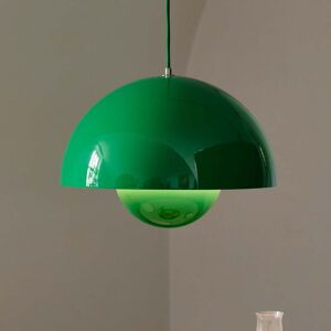 Verner Panton FlowerPot VP7 Suspension Vert - Lampe Suspendue - Publicité Verner Panton FlowerPot VP7 Suspension Vert - Lampe Suspendue - Publicité
