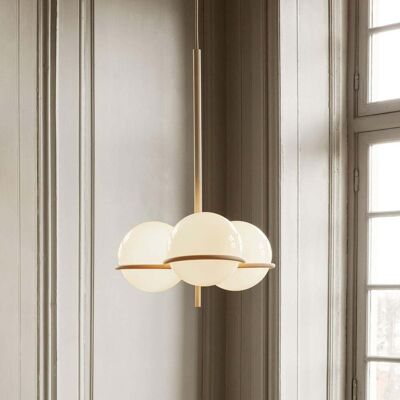 Suspension beige Era de Ferm Living - Globes en verre art déco - Publicité Suspension beige Era de Ferm Living - Globes en verre art déco - Publicité