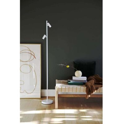 Lampe sur pied blanche Nordlux Omari - Éclairage scandinave minimaliste - Publicité Lampe sur pied blanche Nordlux Omari - Éclairage scandinave minimaliste - Publicité