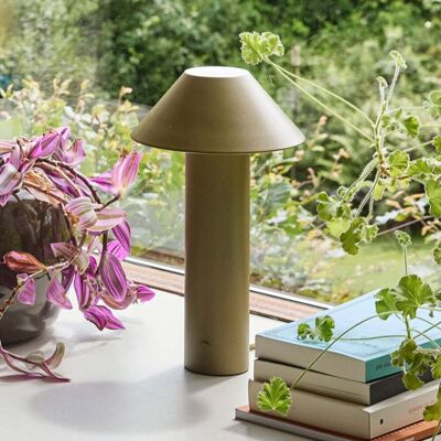 Lampe de table Tower LED vert foncé, hauteur 32 cm - Hübsch - Salon / séjour - Moderne - Métal - Avec abat-jour - Publicité Lampe de table Tower LED vert foncé, hauteur 32 cm - Hübsch - Salon / séjour - Moderne - Métal - Avec abat-jour - Publicité