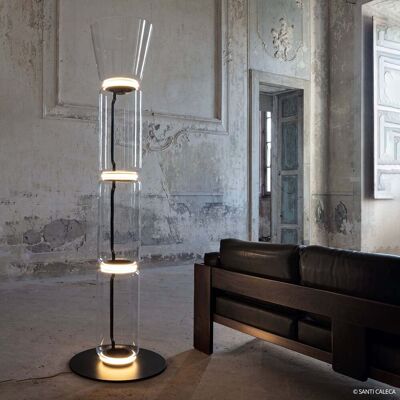 Noctambule F3 Lampadaire High Cylinder & Cone - Flos - Salon / séjour - Design - Verre - Multi-ampoules - Publicité Noctambule F3 Lampadaire High Cylinder & Cone - Flos - Salon / séjour - Design - Verre - Multi-ampoules - Publicité