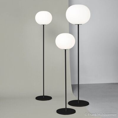Lampe sur pied Flos Glo-Ball F2 - Opale noir - Éclairage minimaliste moderne - Publicité Lampe sur pied Flos Glo-Ball F2 - Opale noir - Éclairage minimaliste moderne - Publicité