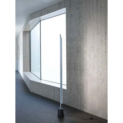 Compendium Lampadaire Aluminium - Luceplan - Salon / séjour - Publicité Compendium Lampadaire Aluminium - Luceplan - Salon / séjour - Publicité