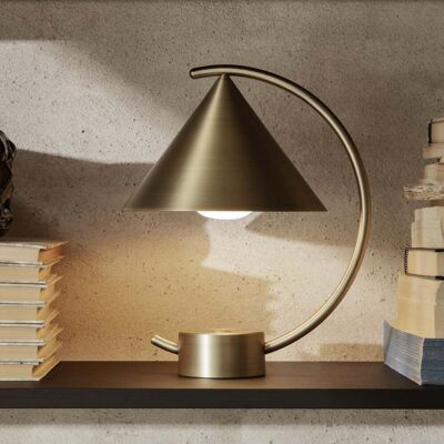 Lampe Meridian ferm LIVING - Lampe portable à LED dorée - Publicité Lampe Meridian ferm LIVING - Lampe portable à LED dorée - Publicité