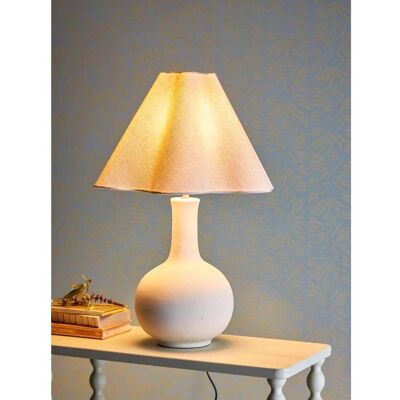 lampe à poser Heide White - Bloomingville - Salon / séjour - Tissu / textile - Publicité lampe à poser Heide White - Bloomingville - Salon / séjour - Tissu / textile - Publicité