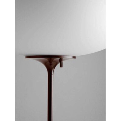 Lampadaire GUBI Stemlite Noir Rouge - Design 1962 - Publicité Lampadaire GUBI Stemlite Noir Rouge - Design 1962 - Publicité