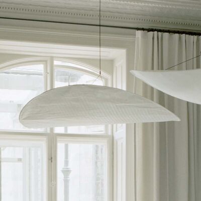 Suspension Tense de NEW WORKS Blanche - Lampe suspendue design - Publicité Suspension Tense de NEW WORKS Blanche - Lampe suspendue design - Publicité