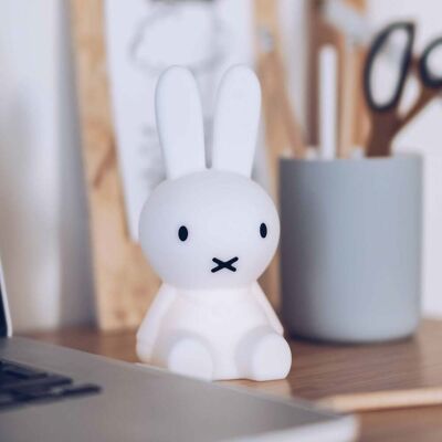 Veilleuse Miffy - Silicone Souple, 15cm - Publicité Veilleuse Miffy - Silicone Souple, 15cm - Publicité