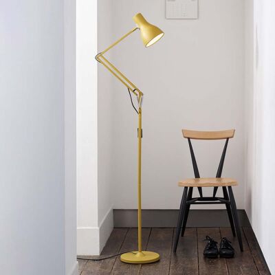 Lampadaire LED Type 75 Margaret Howell, jaune - Anglepoise - Bureau / espaces de travail - Industriel - Métal - À ampoule unique - Publicité Lampadaire LED Type 75 Margaret Howell, jaune - Anglepoise - Bureau / espaces de travail - Industriel - Métal - À ampoule unique - Publicité