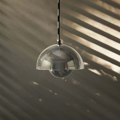 Suspension FlowerPot Chrome de Verner Panton - Design emblématique - Publicité Suspension FlowerPot Chrome de Verner Panton - Design emblématique - Publicité