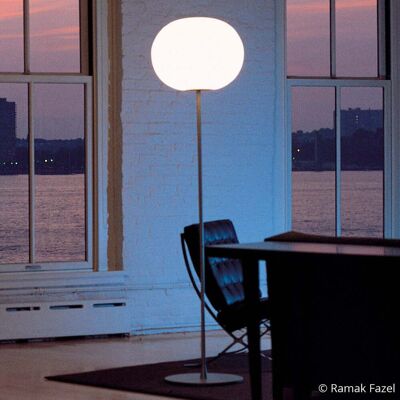 Lampe sur pied Flos Glo-Ball F2 en chrome - Éclairage intérieur - Publicité Lampe sur pied Flos Glo-Ball F2 en chrome - Éclairage intérieur - Publicité