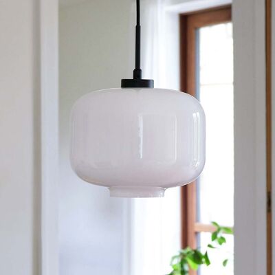 Lampe Pendelle Dyberg Larsen Arp - Opale/Noir - Suspension - Publicité Lampe Pendelle Dyberg Larsen Arp - Opale/Noir - Suspension - Publicité
