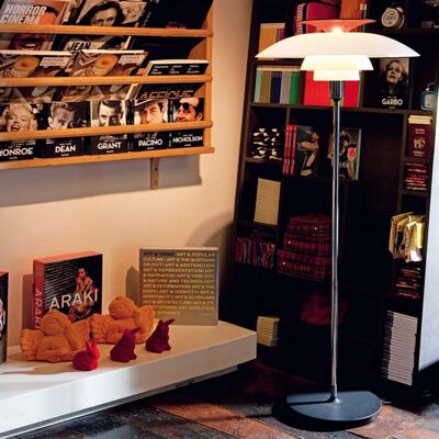 Louis Poulsen - Lampadaire PH - Blanc - Acrylique - Designer Poul Henningsen - Publicité Louis Poulsen - Lampadaire PH - Blanc - Acrylique - Designer Poul Henningsen - Publicité