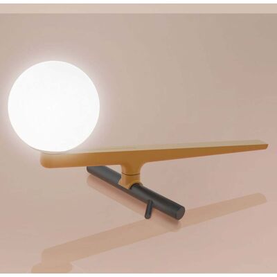 Lampe de Table Artemide Yanzi en Laiton - Éclairage Art Déco - Publicité Lampe de Table Artemide Yanzi en Laiton - Éclairage Art Déco - Publicité
