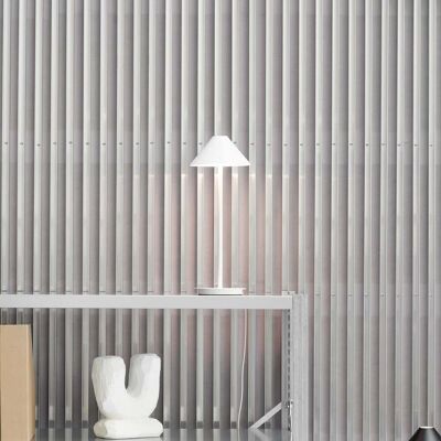 Lampe de table LED Keglen, blanche, CCT, à intensité variable - Louis Poulsen - Salon / séjour - Design - Métal - Avec abat-jour - Publicité Lampe de table LED Keglen, blanche, CCT, à intensité variable - Louis Poulsen - Salon / séjour - Design - Métal - Avec abat-jour - Publicité