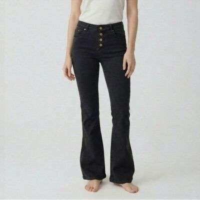 Jeans atlas Femme LES TROPEZIENNES PAR M.BELARBI - Publicité Jeans atlas Femme LES TROPEZIENNES PAR M.BELARBI - Publicité