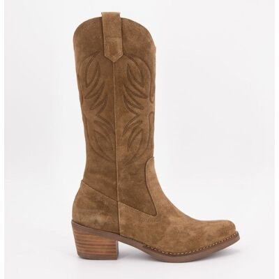 Bottes santiag daim marron clair à motif ailés Femme PATRICIA MILLER - Publicité Bottes santiag daim marron clair à motif ailés Femme PATRICIA MILLER - Publicité