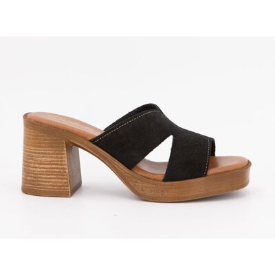 Mules compensées cuir semelle épaisse Femme CARLA TORTOSA - Publicité Mules compensées cuir semelle épaisse Femme CARLA TORTOSA - Publicité