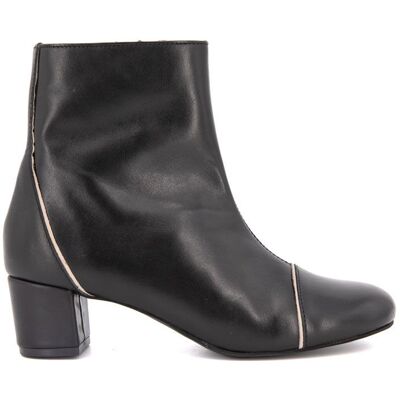Bottine Raola Nappa Noir avec Liseret Beige t36-41 Femme XAVIER DANAUD - Publicité Bottine Raola Nappa Noir avec Liseret Beige t36-41 Femme XAVIER DANAUD - Publicité
