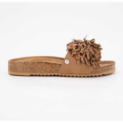 Mules camel Natou avec pompons Femme DEELUXE 74 - Publicité Mules camel Natou avec pompons Femme DEELUXE 74 - Publicité