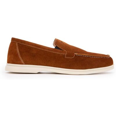 Mocassins cuir daim semelle blanche avec surpiqure blanche Homme PIERRE CARDIN - Publicité Mocassins cuir daim semelle blanche avec surpiqure blanche Homme PIERRE CARDIN - Publicité
