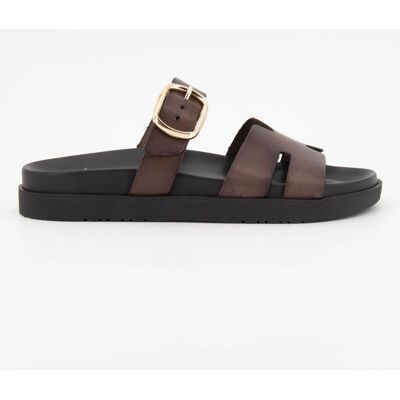 Mules boucle dorée lanières en cuir Femme I AM - Publicité Mules boucle dorée lanières en cuir Femme I AM - Publicité