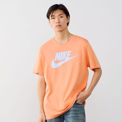 Nike Tee Shirt Icon Futura orange/bleu m homme - Publicité Nike Tee Shirt Icon Futura orange/bleu m homme - Publicité
