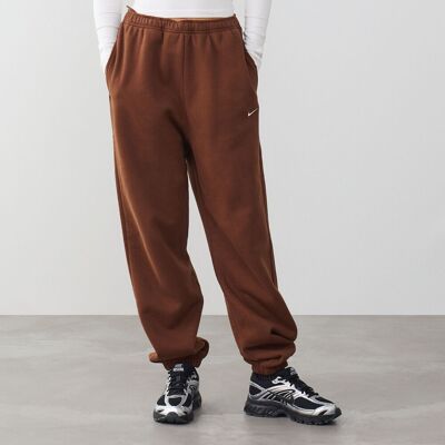 Nike Pant Jogger Studio marron l femme - Publicité Nike Pant Jogger Studio marron l femme - Publicité