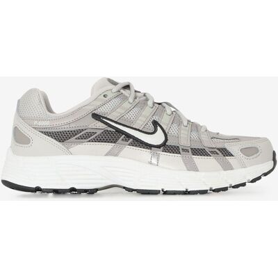 Nike P-6000 beige/argent 37,5 femme - Publicité Nike P-6000 beige/argent 37,5 femme - Publicité