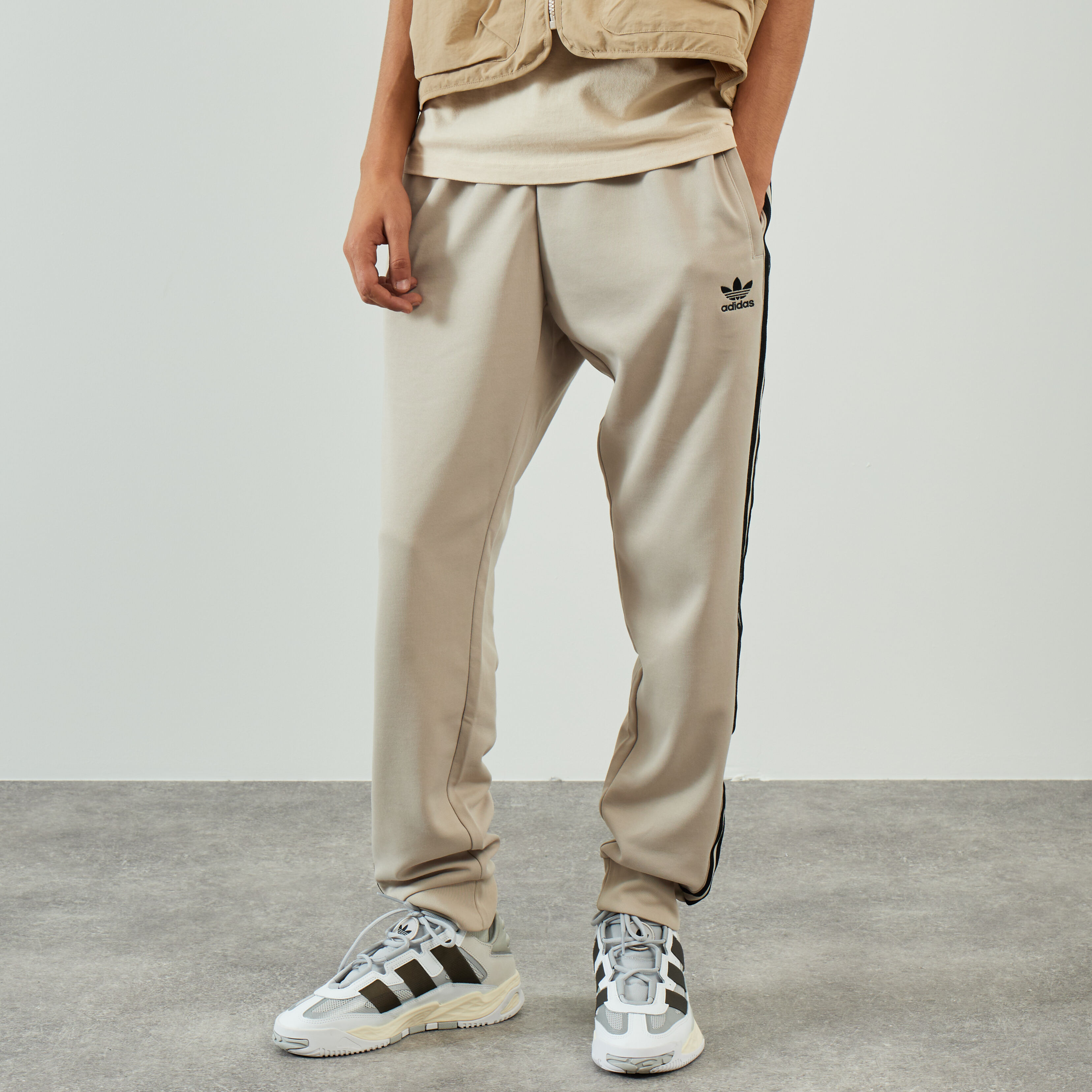 Adidas Originals Pant Jogger Classic Adicolor beige/noir s homme