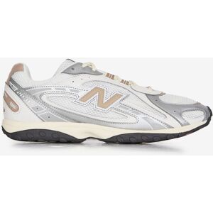 New Balance 204 blanc/beige 45,5 homme - Publicité New Balance 204 blanc/beige 45,5 homme - Publicité