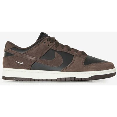 Nike Dunk Low Suede Mini Swoosh noir/marron 41 homme - Publicité Nike Dunk Low Suede Mini Swoosh noir/marron 41 homme - Publicité