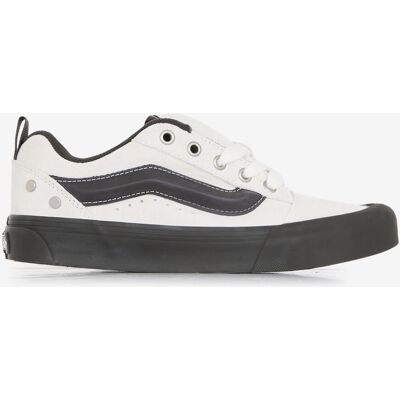 Vans Knu Skool blanc/noir 37 femme - Publicité Vans Knu Skool blanc/noir 37 femme - Publicité