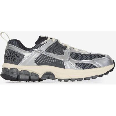 Nike Zoom Vomero 5 Chrome anthracite/argent 36,5 femme - Publicité Nike Zoom Vomero 5 Chrome anthracite/argent 36,5 femme - Publicité
