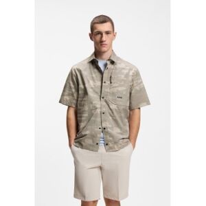 Boss pour homme. 50559568 Chemise Globe Print vert (L), Casuel, Coton, Manche courte - Publicité Boss pour homme. 50559568 Chemise Globe Print vert (L), Casuel, Coton, Manche courte - Publicité