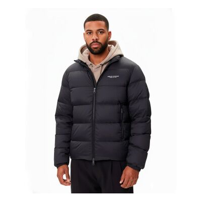Giorgio Armani A X Armani Exchange pour homme. XM001575AF16927UC001 Veste en duvet matelassée noir (L), Casuel, Polyamide - Publicité Giorgio Armani A X Armani Exchange pour homme. XM001575AF16927UC001 Veste en duvet matelassée noir (L), Casuel, Polyamide - Publicité