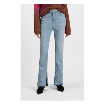 Boss pour femme. 50539642 Jean fendu bootcut bleu (27/32), Casuel, Coton, Denim - Publicité Boss pour femme. 50539642 Jean fendu bootcut bleu (27/32), Casuel, Coton, Denim - Publicité