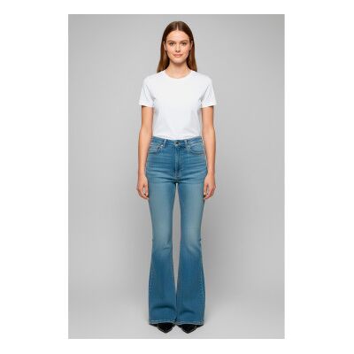 Boss pour femme. 50552493 Jean large bleu (27/32), Casuel, Coton - Publicité Boss pour femme. 50552493 Jean large bleu (27/32), Casuel, Coton - Publicité