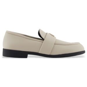 Giorgio Armani A X Armani Exchange pour femme. XW001635AF13876U1092 Mocassins beiges sophistiqués (41), Plat, Aucun, Casuel - Publicité Giorgio Armani A X Armani Exchange pour femme. XW001635AF13876U1092 Mocassins beiges sophistiqués (41), Plat, Aucun, Casuel - Publicité