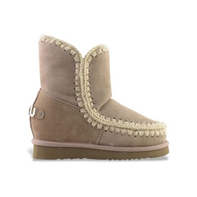 Mou pour femme. MU.FW121013A Bottines en cuir Inner WedgeSh big metal logo taupe (39), 5 à 8 cm, Aucun, Casuel - Publicité Mou pour femme. MU.FW121013A Bottines en cuir Inner WedgeSh big metal logo taupe (39), 5 à 8 cm, Aucun, Casuel - Publicité