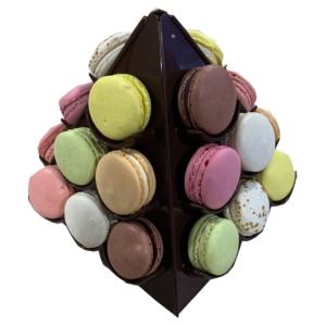 Support pyramide 24 macarons couleur chocolat